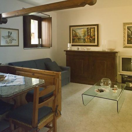 Rustico Giorgia Apartman Mergozzo Szoba fotó