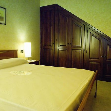 Rustico Giorgia Apartman Mergozzo Szoba fotó