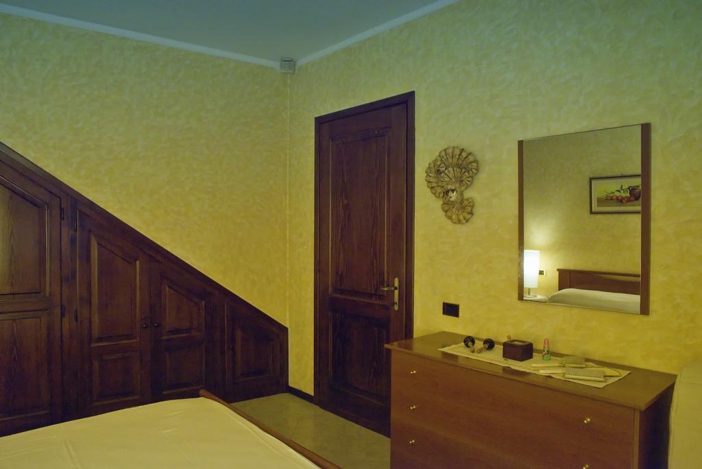 Rustico Giorgia Apartman Mergozzo Szoba fotó